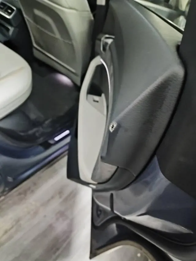 Audi 2021 e-tron 50 Quattro exclusive automatic transmission 5