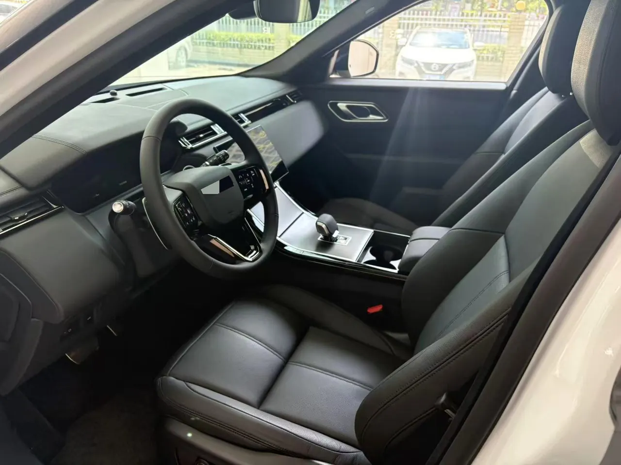 Land Rover Range Rover Star Pulse (Imported) 2026 Range Rover Star Pulse 2.0T 250PS Dynamic SE Automatic Gear 4