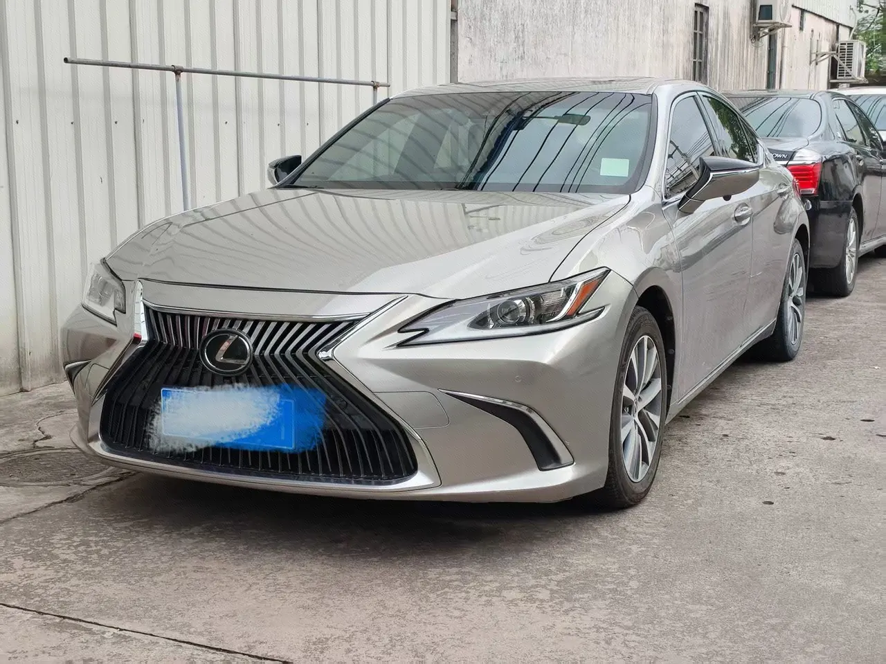 打开图片灯箱:Lexus ES (Imported) 2021 ES200 2.0 Stepless Premium Edition Automatic Gear