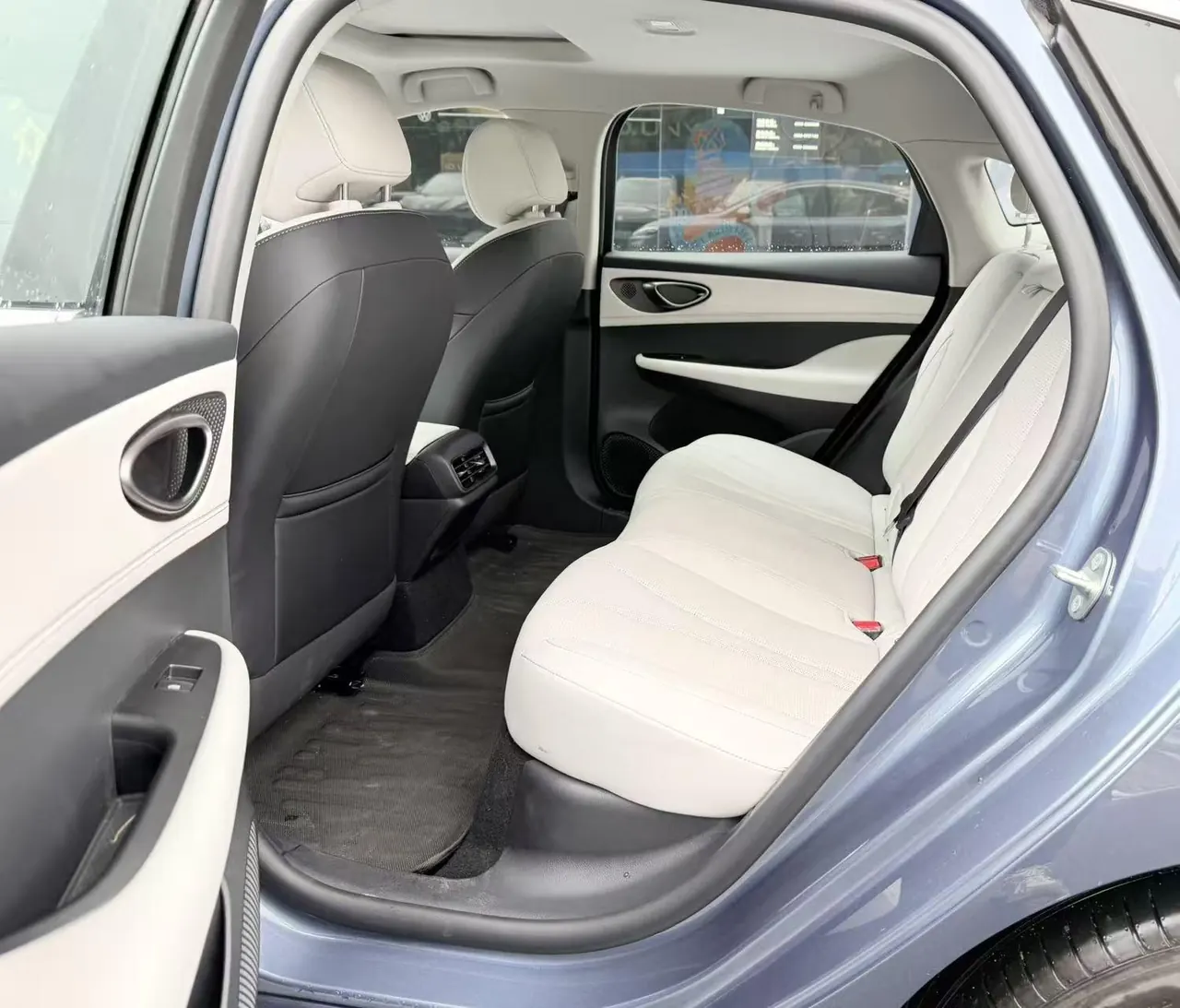 BYD 2025 seals 05 DM-i 1.5 stepless smart driving version 120KM flagship automatic gear 2