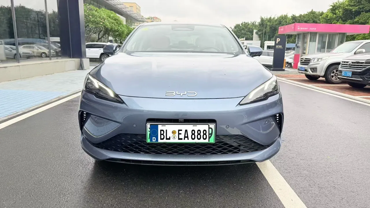 BYD 2025 seals 05 DM-i 1.5 stepless smart driving version 120KM flagship automatic gear 4