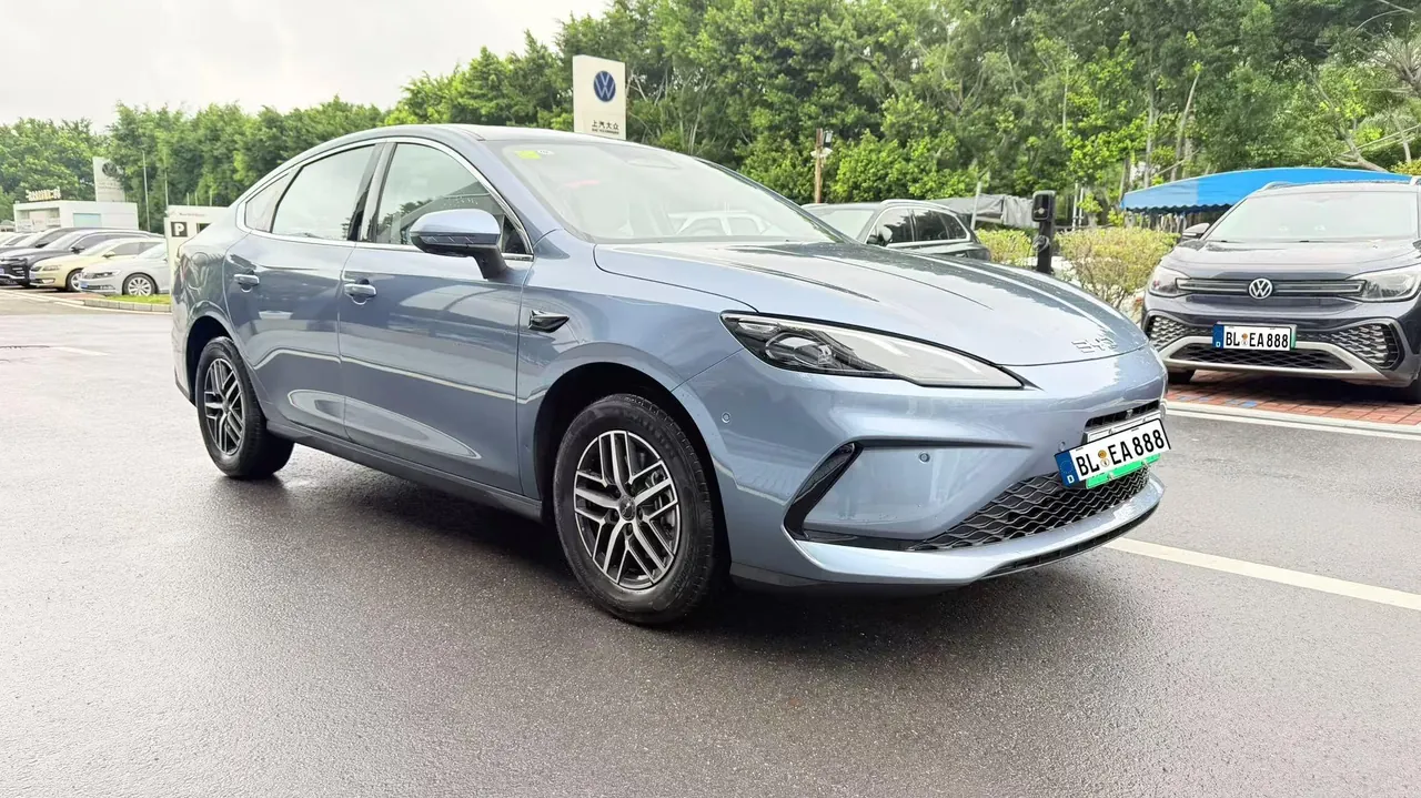 BYD 2025 seals 05 DM-i 1.5 stepless smart driving version 120KM flagship automatic gear 5