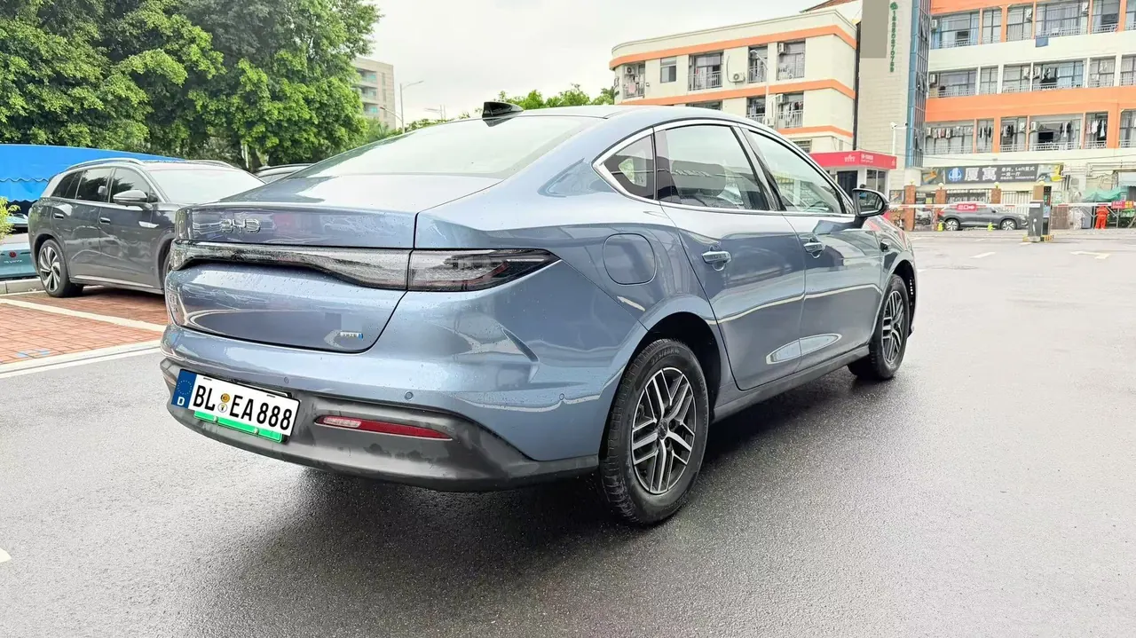 BYD 2025 seals 05 DM-i 1.5 stepless smart driving version 120KM flagship automatic gear 7