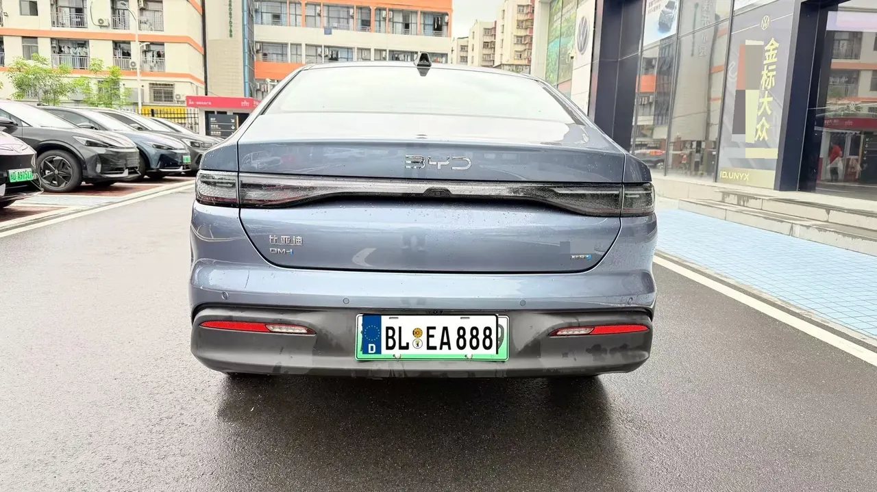 BYD 2025 seals 05 DM-i 1.5 stepless smart driving version 120KM flagship automatic gear 8