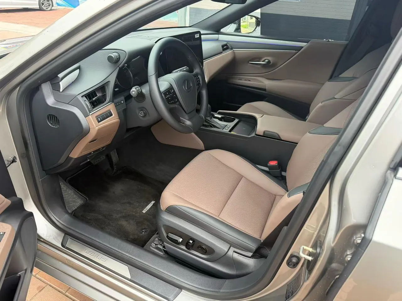 Lexus ES (Imported) 2025 ES200 2.0 Stepless Edition Automatic Gear 2