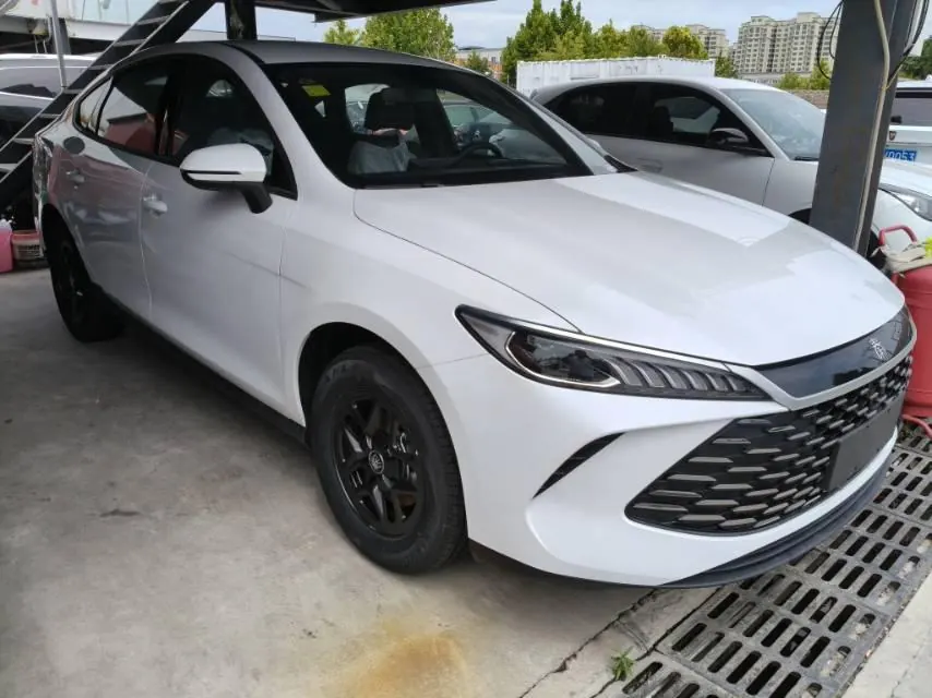 BYD 2026 Qin PLUS DM-i 1.5 CVT 128km Entry-Level Automatic 3