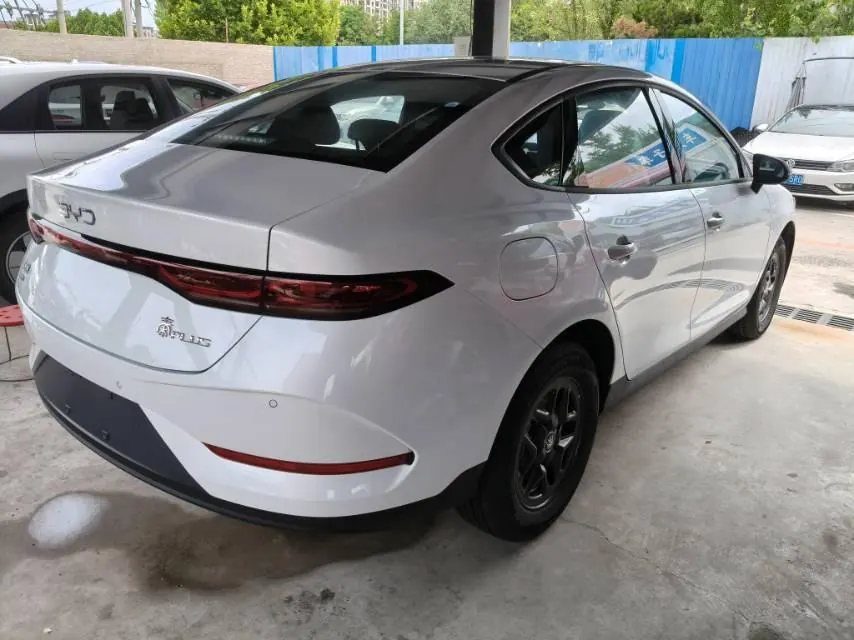 BYD 2026 Qin PLUS DM-i 1.5 CVT 128km Entry-Level Automatic 4