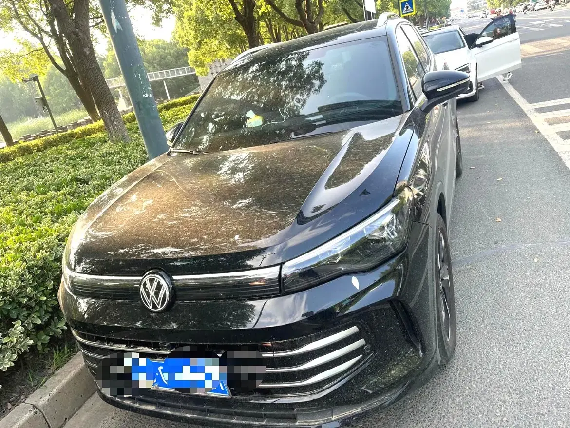 Volkswagen 2025 Tiguan L R-Line 2.0TSI 330TSI outstanding two-wheel drive R-Line Long Yao version automatic gear 2