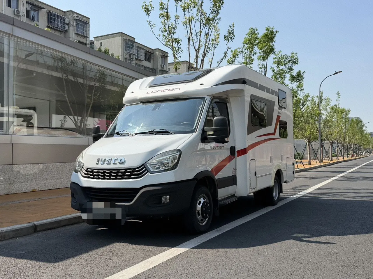打开图片灯箱:Iveco 2021 Ousheng 3.0T Shangrui Long Axis High Top Manual Door Automatic Gear