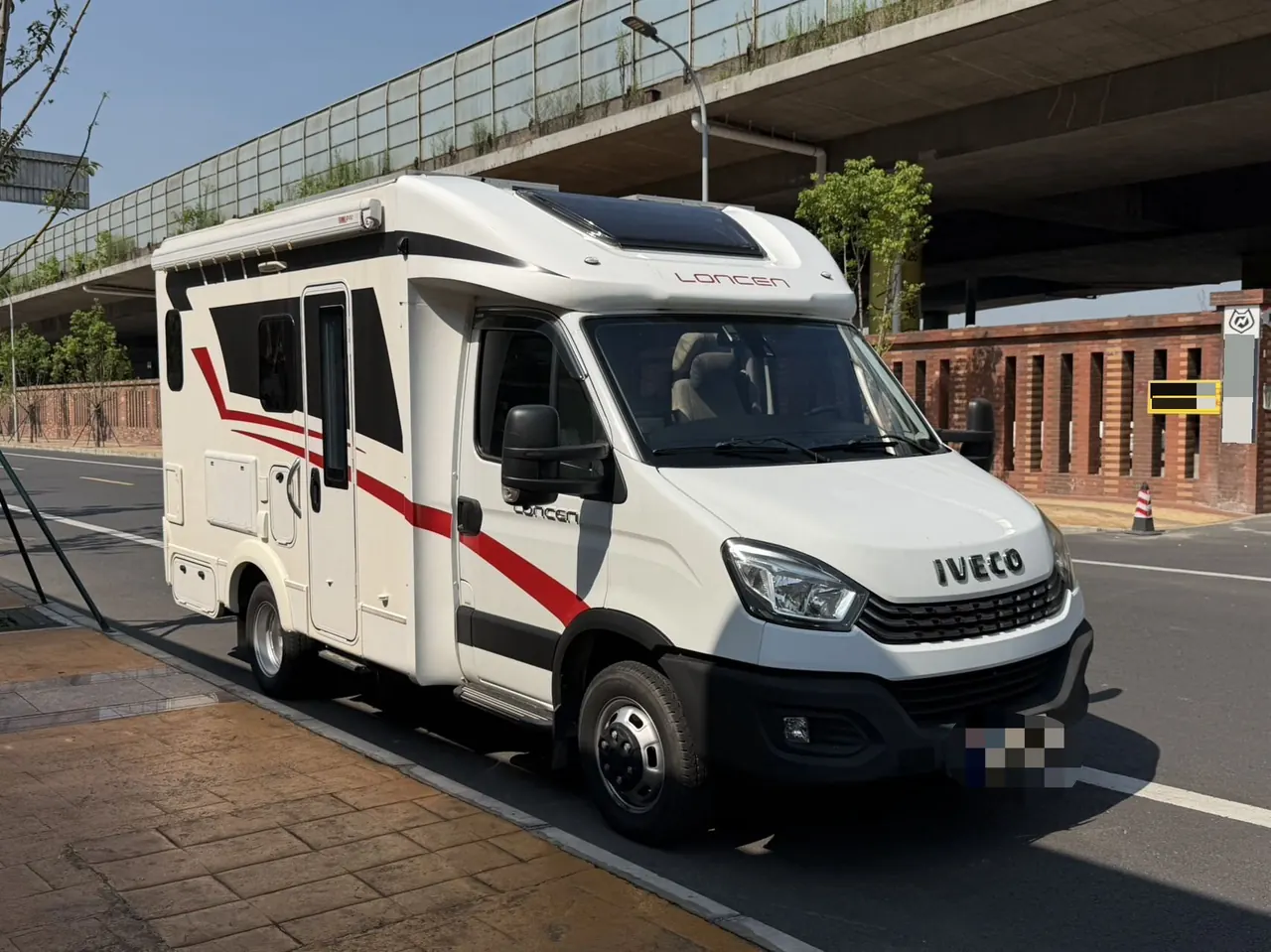 Iveco 2021 Ousheng 3.0T Shangrui Long Axis High Top Manual Door Automatic Gear 2