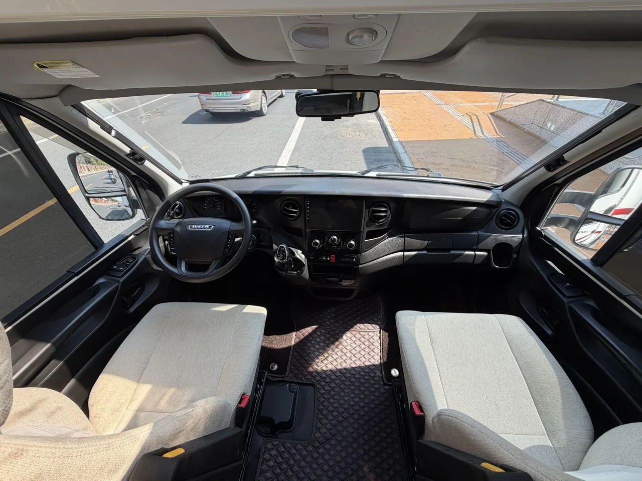 Iveco 2021 Ousheng 3.0T Shangrui Long Axis High Top Manual Door Automatic Gear 5