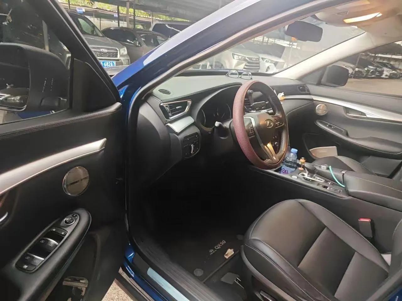 Infiniti 2020 QX50 2.0T stepless two-wheel drive fashion version of automatic gear 2