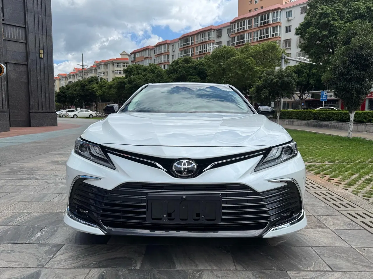 Toyota 2023 Camry 2.0G Stepless Deluxe Edition Automatic Gear 2