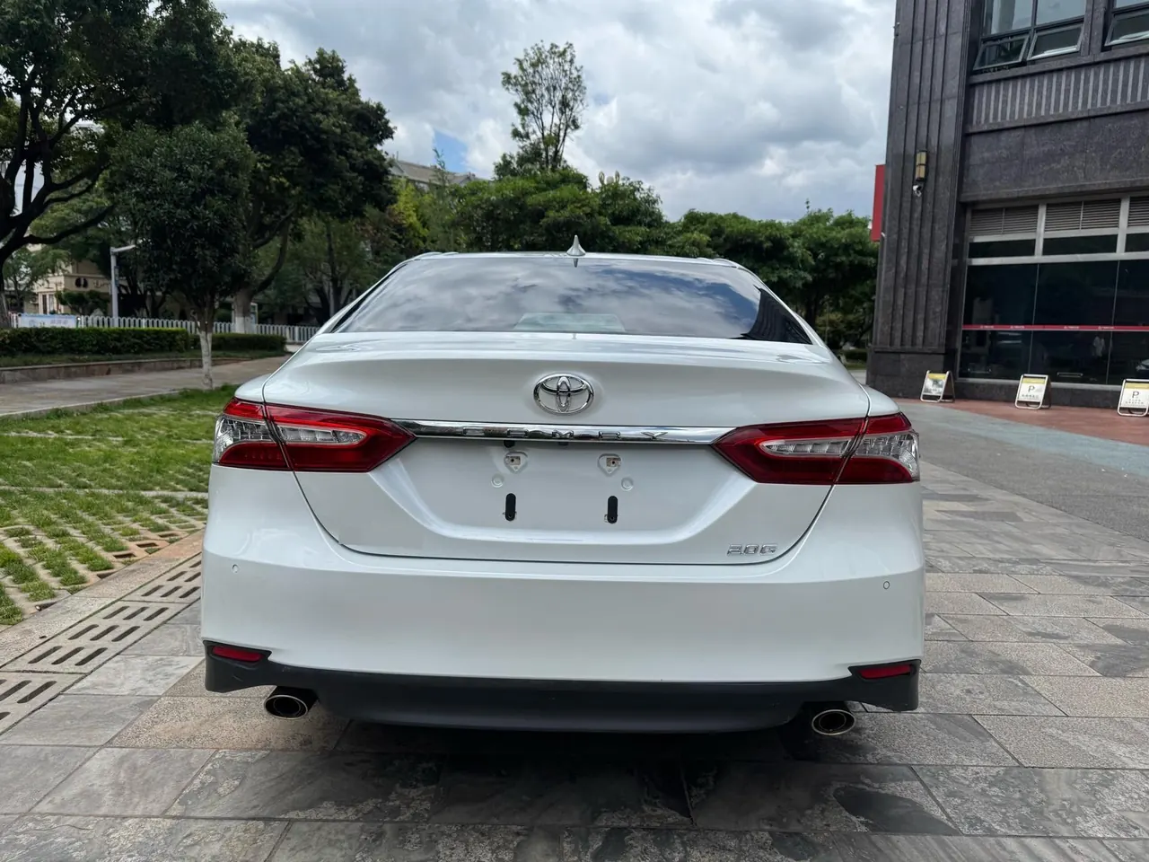 Toyota 2023 Camry 2.0G Stepless Deluxe Edition Automatic Gear 8