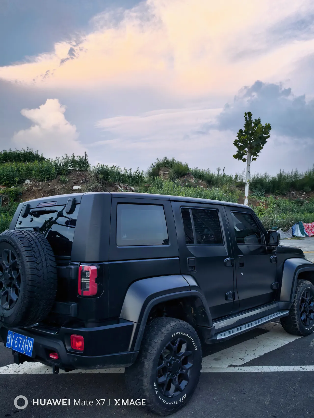 Beijing 2021 BJ40 2.0T four-wheel drive blade hero version chivalrous automatic gear 5