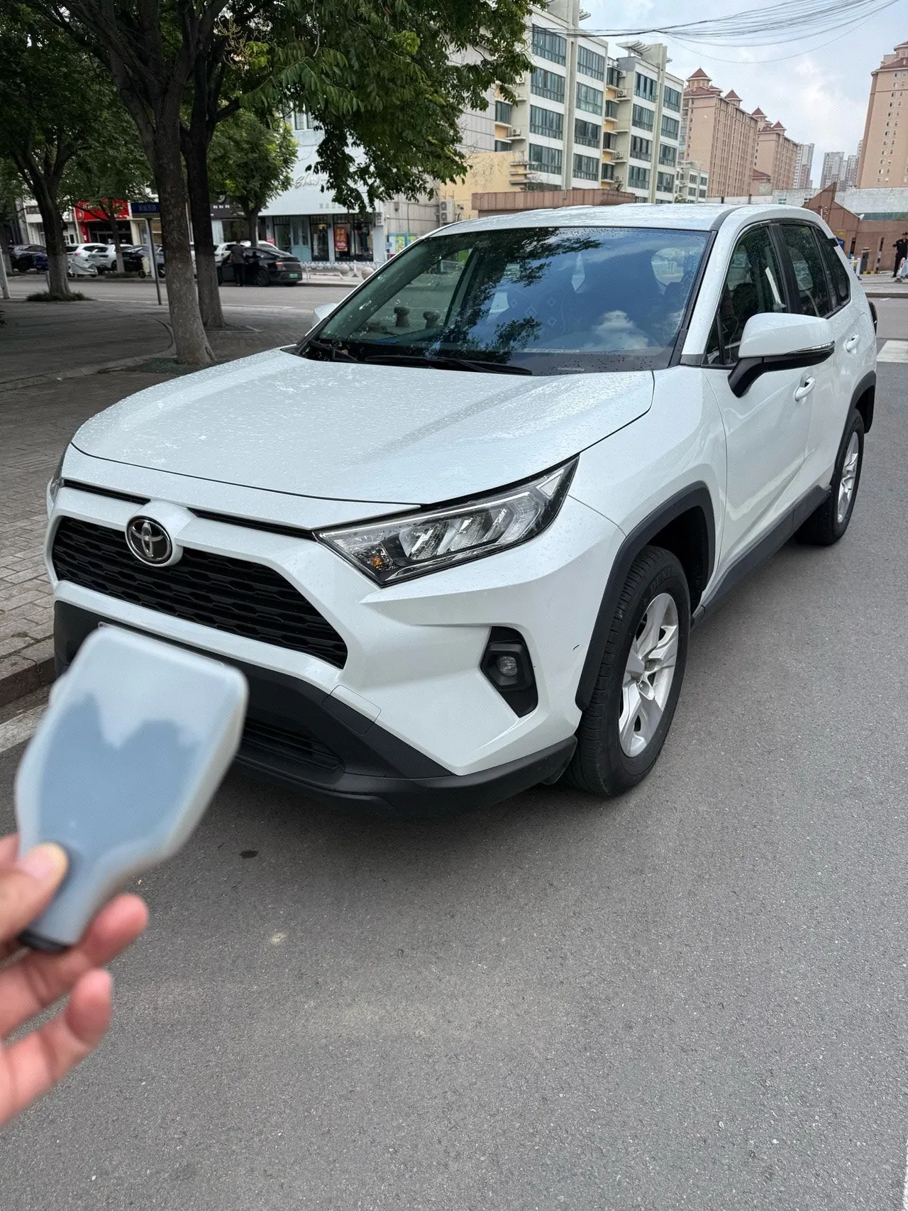 打开图片灯箱:Toyota 2023 RAV4 Rongbo 2.0 Stepless Two-Drive Fashion Plus Edition Automatic Gear