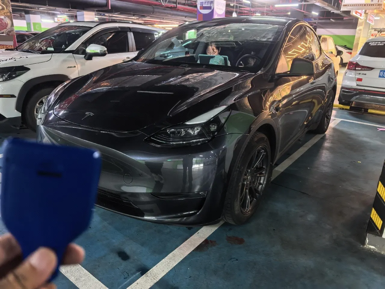 打开图片灯箱:Tesla 2024 Model Y long endurance all-wheel drive version automatic transmission