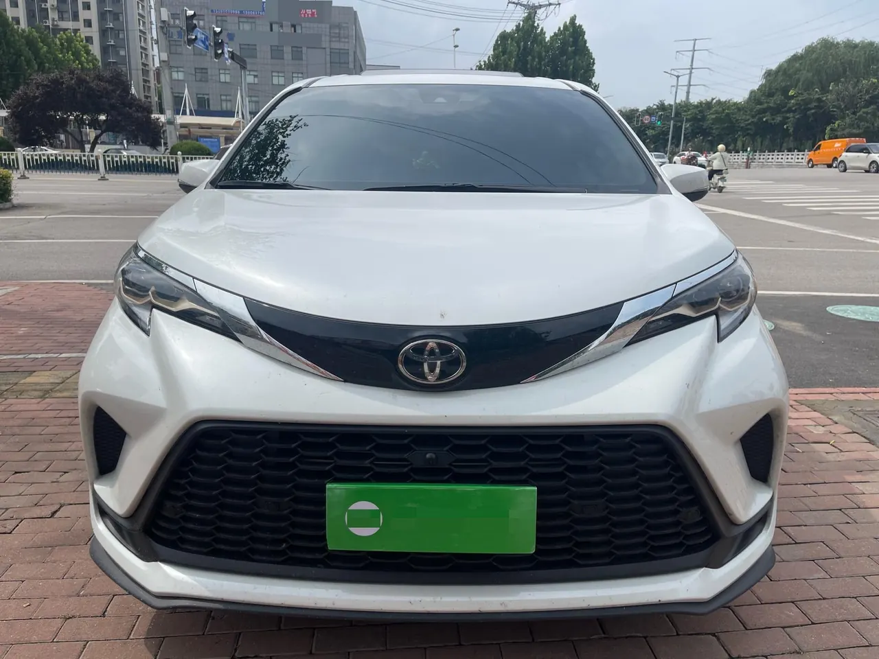 Toyota 2024 Grevia HYBRID 2.5 Stepless Comfort Edition Automatic Transmission 2