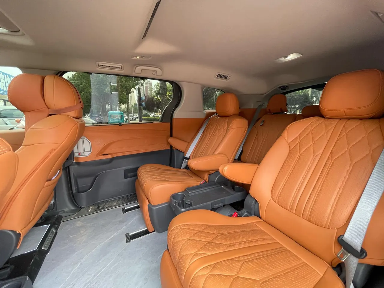 Toyota 2024 Grevia HYBRID 2.5 Stepless Comfort Edition Automatic Transmission 9