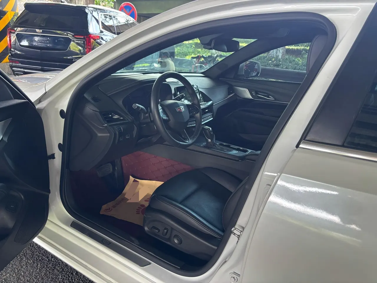 Cadillac 2023 CT4 1.5T 25T Luxury Automatic Gear 4