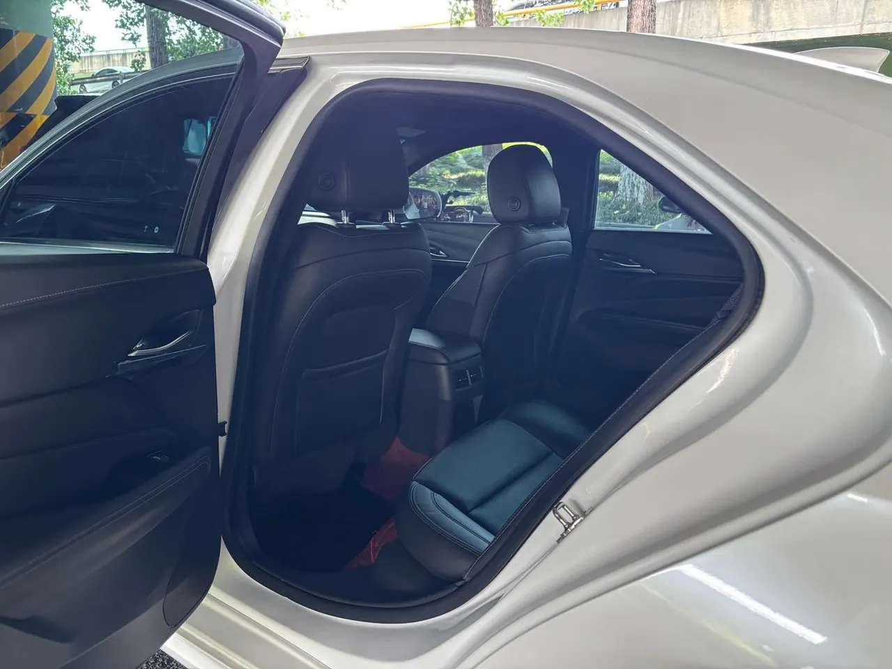 Cadillac 2023 CT4 1.5T 25T Luxury Automatic Gear 5