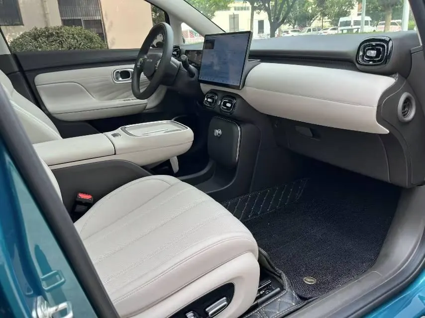GAC Aion 2025 AION UT 420 Smart Edition Automatic Gear 3