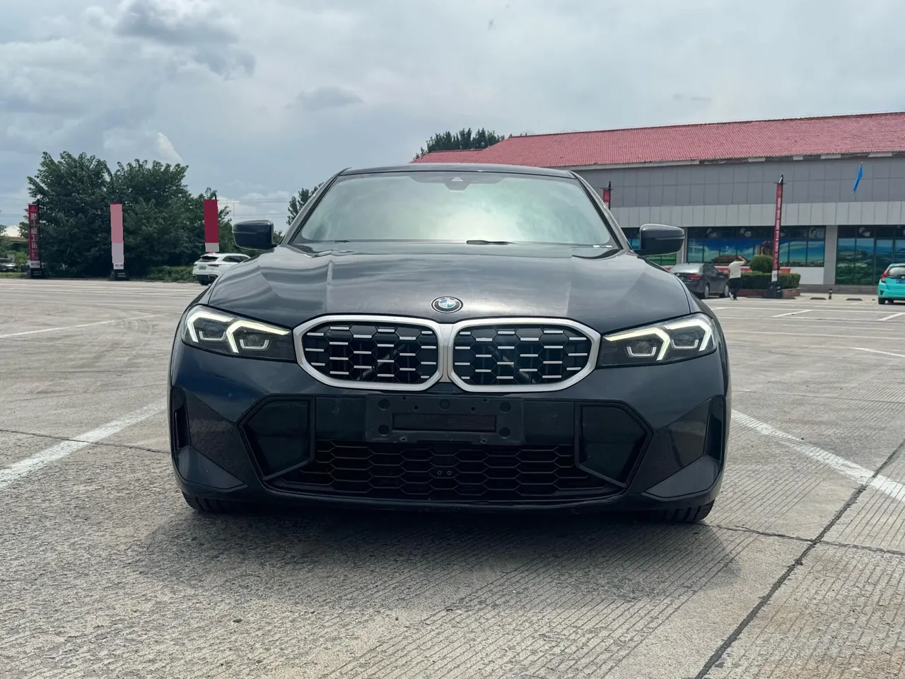 BMW 3 Series 2023 325i 2.0T M Sports Suit Automatic Gear 2
