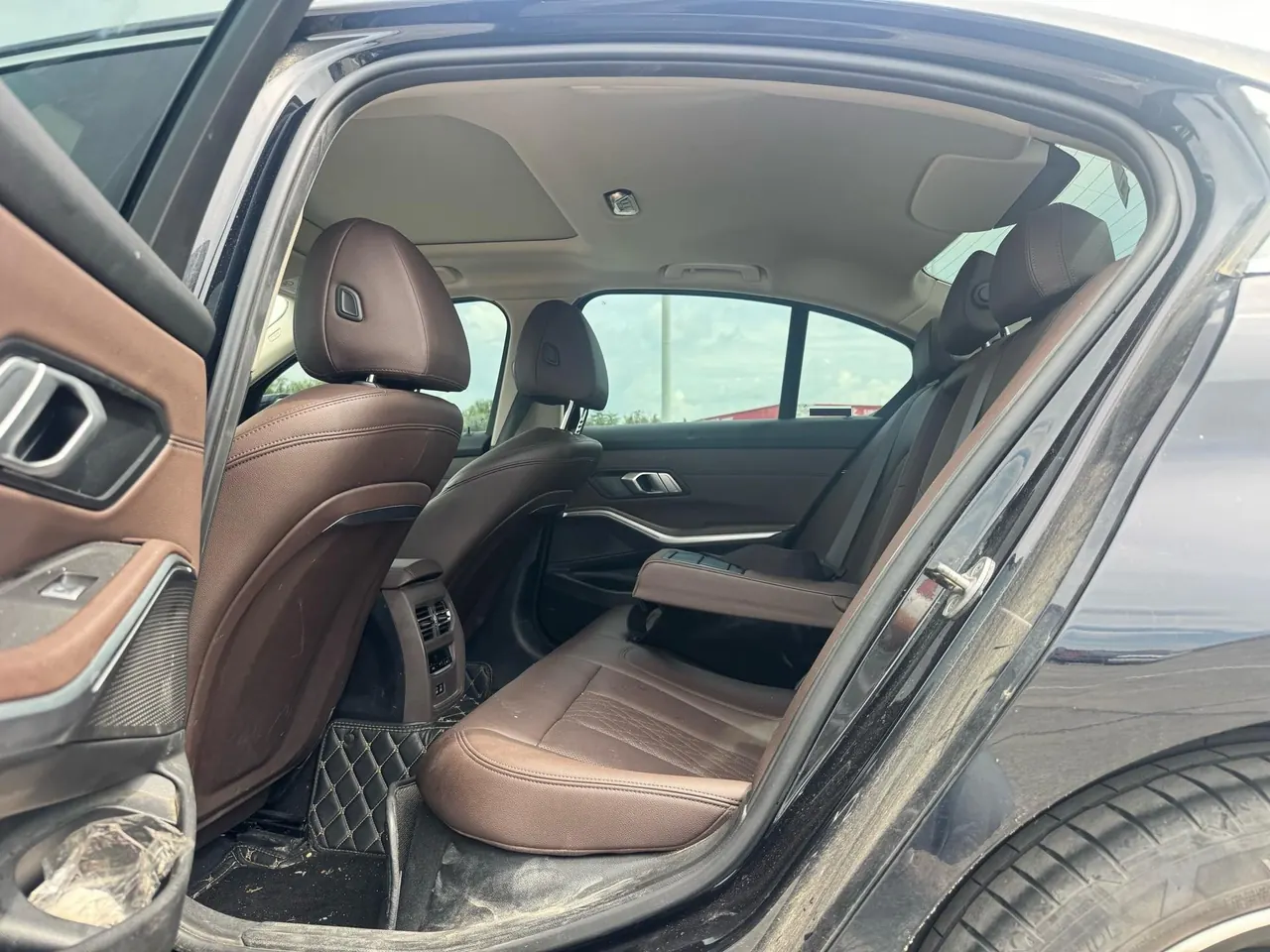 BMW 3 Series 2023 325i 2.0T M Sports Suit Automatic Gear 5