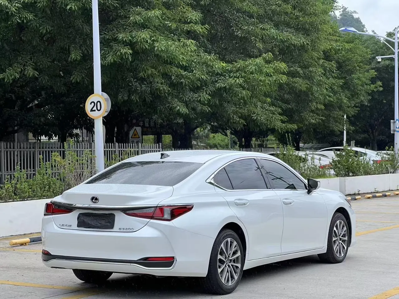 Lexus ES (Imported) 2022 ES200 2.0 Stepless Premium Edition Automatic Gear 3