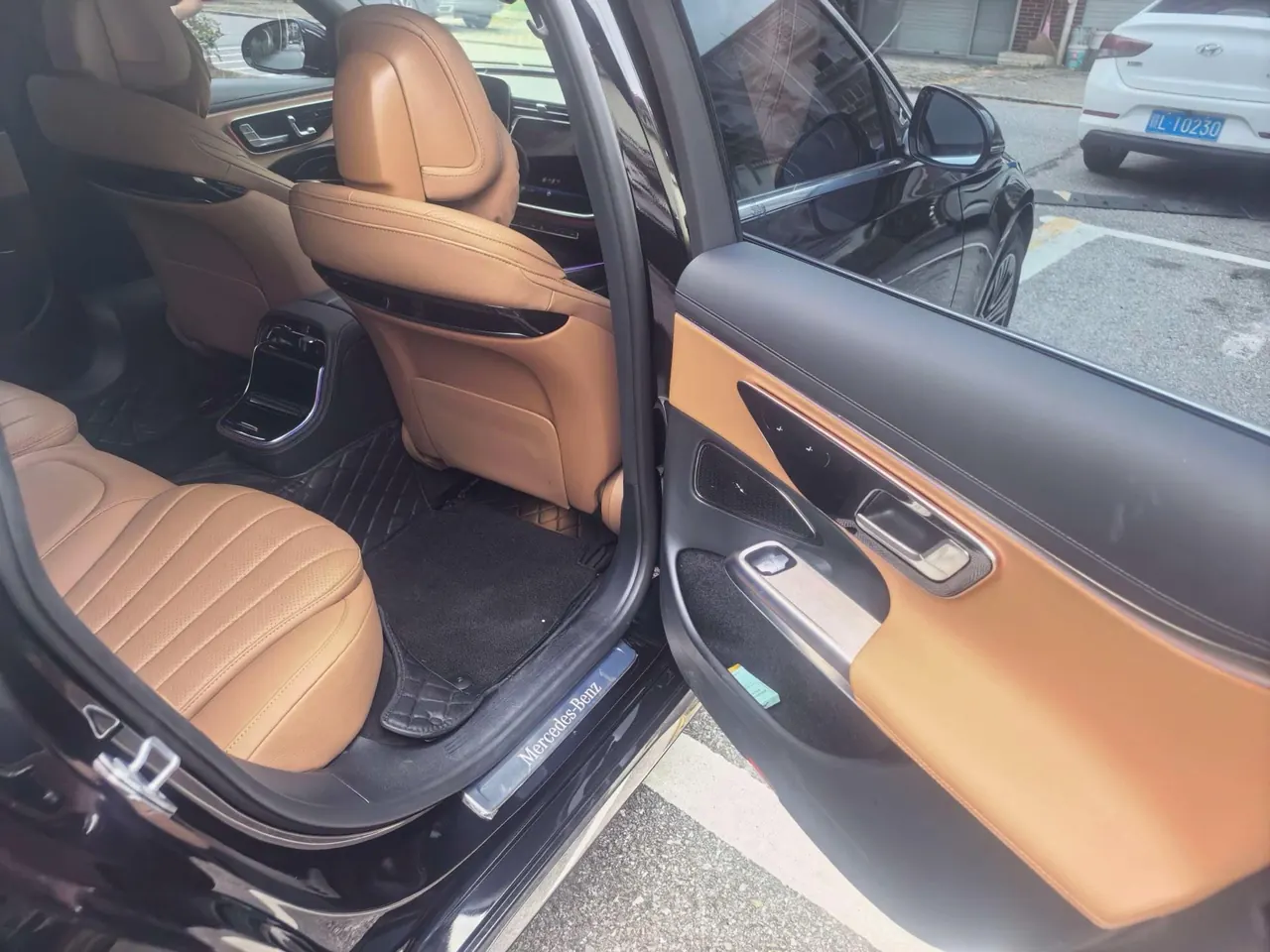 Mercedes Benz E Class 2025 E 260 L 48V 2.0T Automatic 6