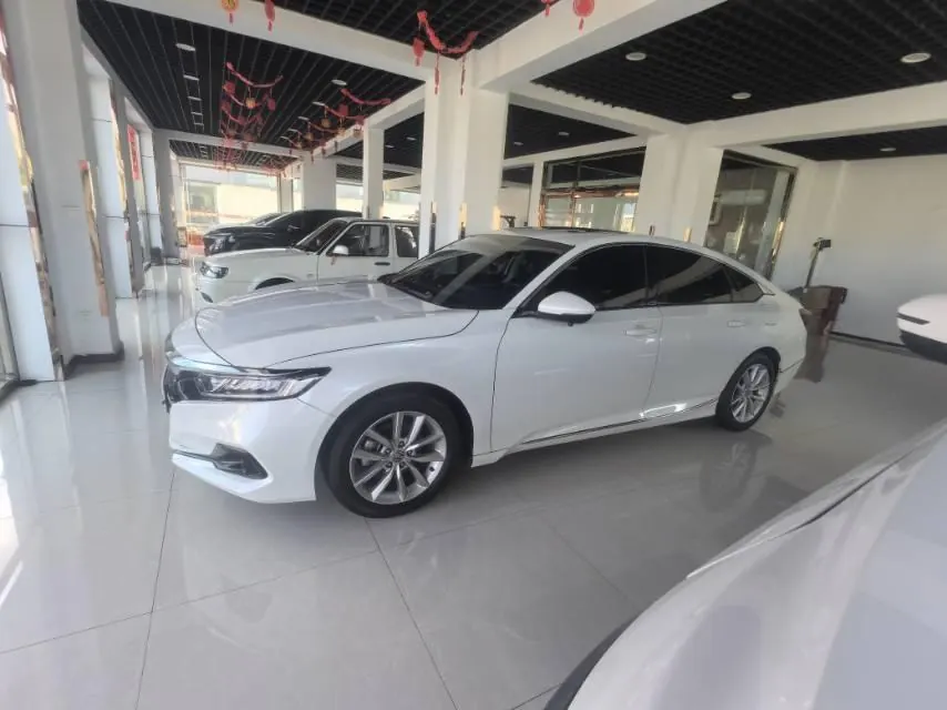 Honda 2022 10th Generation Accord 1.5T Stepless 260TURBO Magic Night Premium Edition Automatic Gear 3
