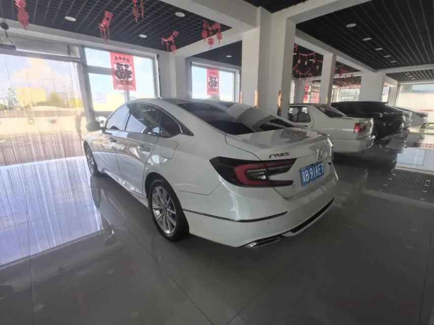 Honda 2022 10th Generation Accord 1.5T Stepless 260TURBO Magic Night Premium Edition Automatic Gear 4
