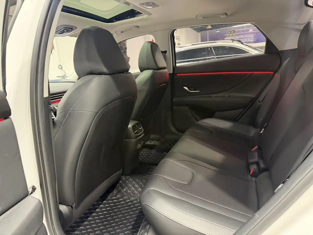 Hyundai 2023 Elantra -3-compartment 1.5 stepless LUX premium automatic gear 7