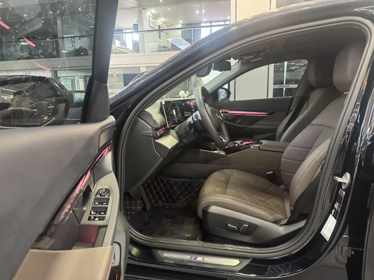 BMW 5 Series 2025 525Li 48V 2.0T Luxury Suit Automatic Gear 2
