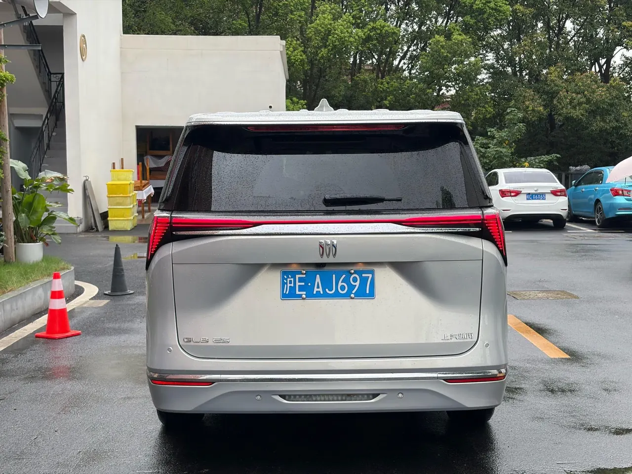 Buick 2025 GL8 ES Lu Zun 48V 2.0T First Edition Automatic Gear 10