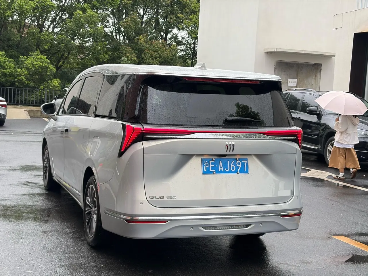 Buick 2025 GL8 ES Lu Zun 48V 2.0T First Edition Automatic Gear 8