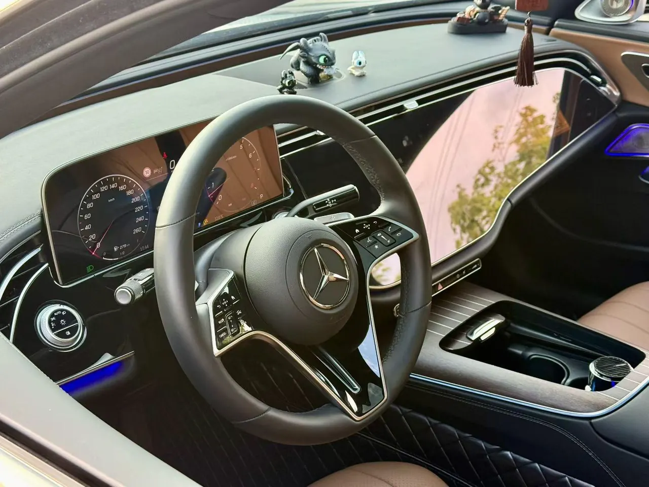 Mercedes Benz E Class 2025 E 300 L 48V 2.0T Luxury Automatic Gear 3