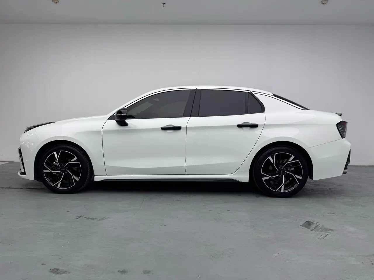 LYNK&amp;CO 2025 LYNK&amp;CO 03 1.5TD Champion Pro Auto 14