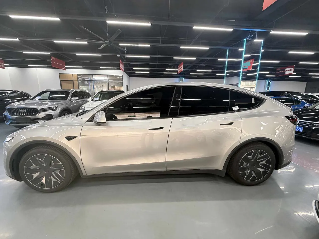 Tesla 2025 Model Y L Long Endurance All-Wheel Drive Automatic Transmission 7
