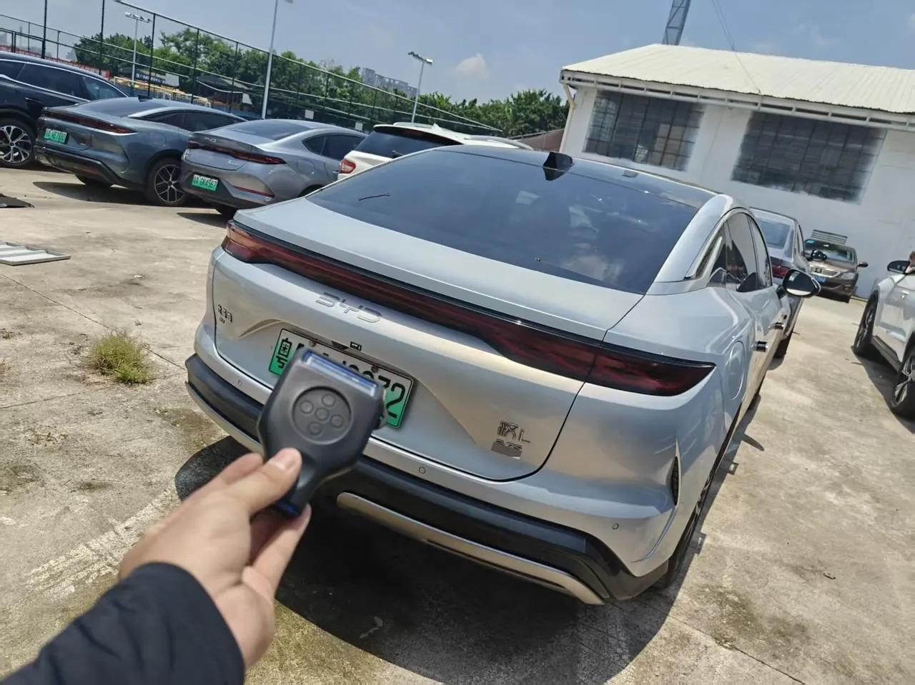 BYD 2025 Han L EV four-wheel drive laser Radar flagship automatic gear 5