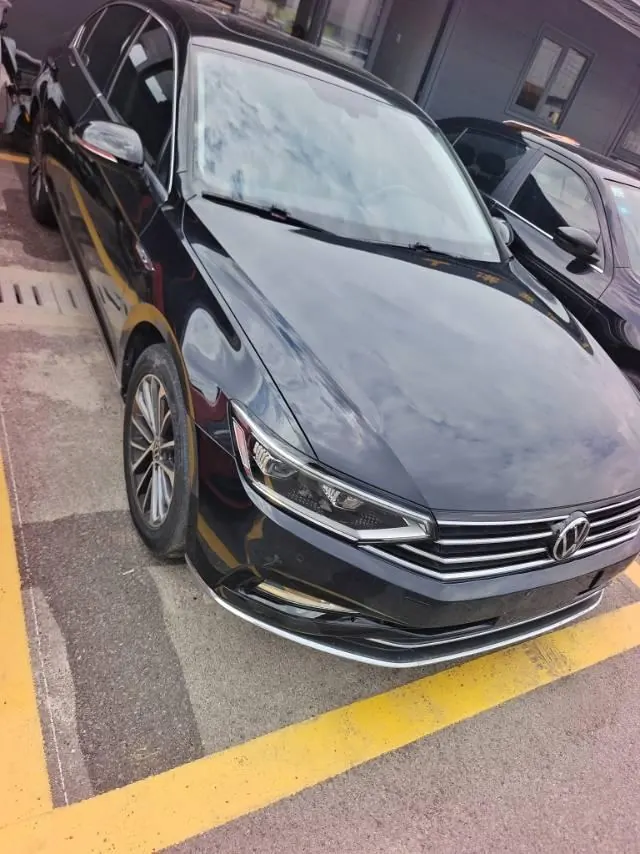 Volkswagen 2020 Magotan 2.0TSI 330TSI luxury automatic transmission 3