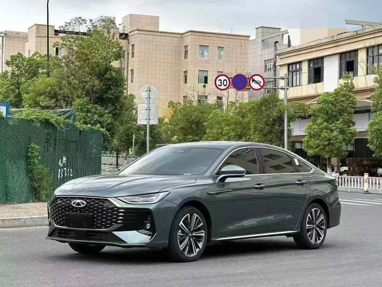 Open image lightbox: Chery 2025 Arrizo 8 Pro 1.6T Luxury Automatic Gear