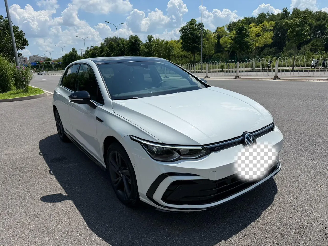 Volkswagen 2023 Golf 8 R-Line 1.4TSI 280TSI Automatic 3