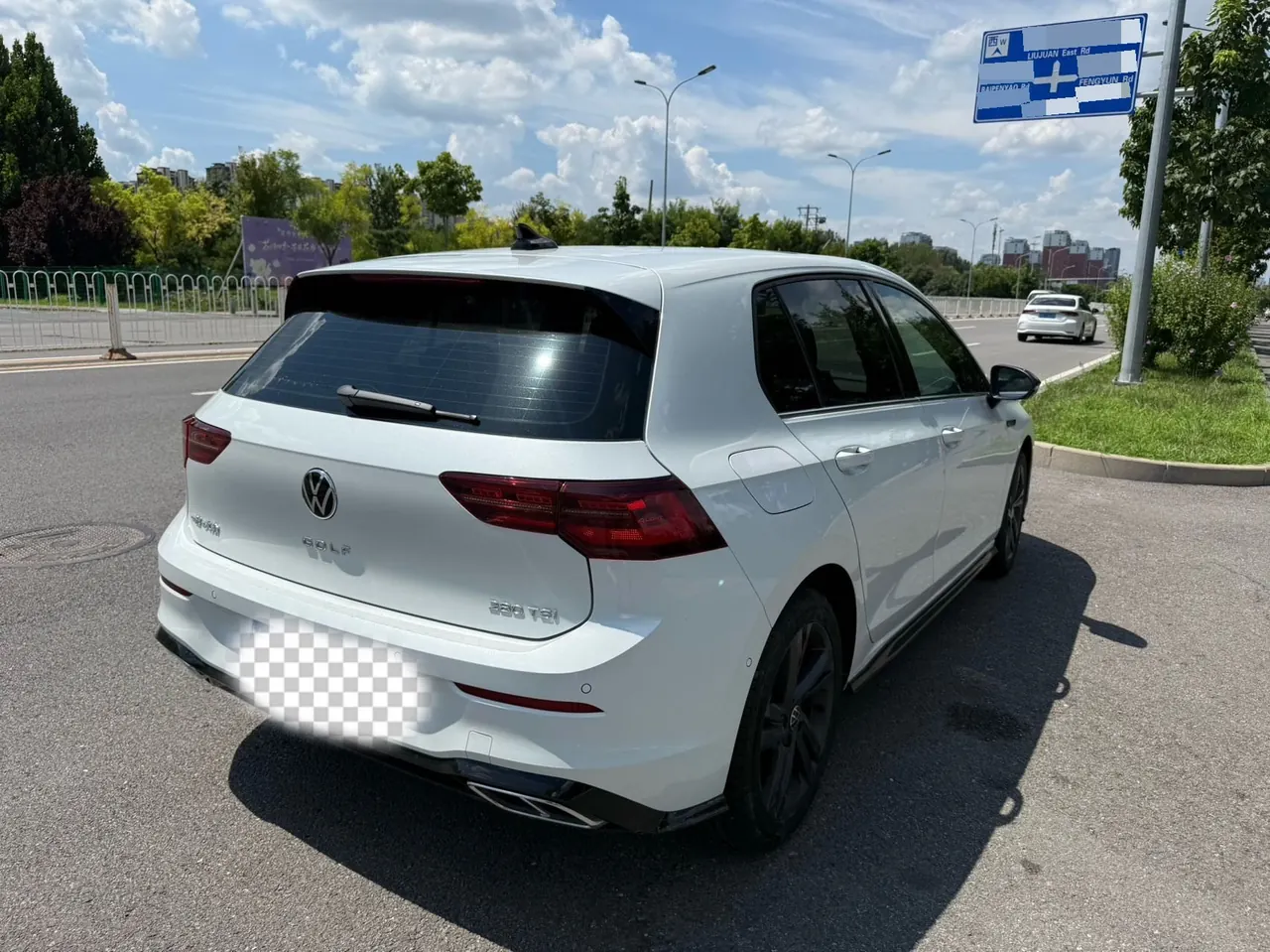 Volkswagen 2023 Golf 8 R-Line 1.4TSI 280TSI Automatic 4