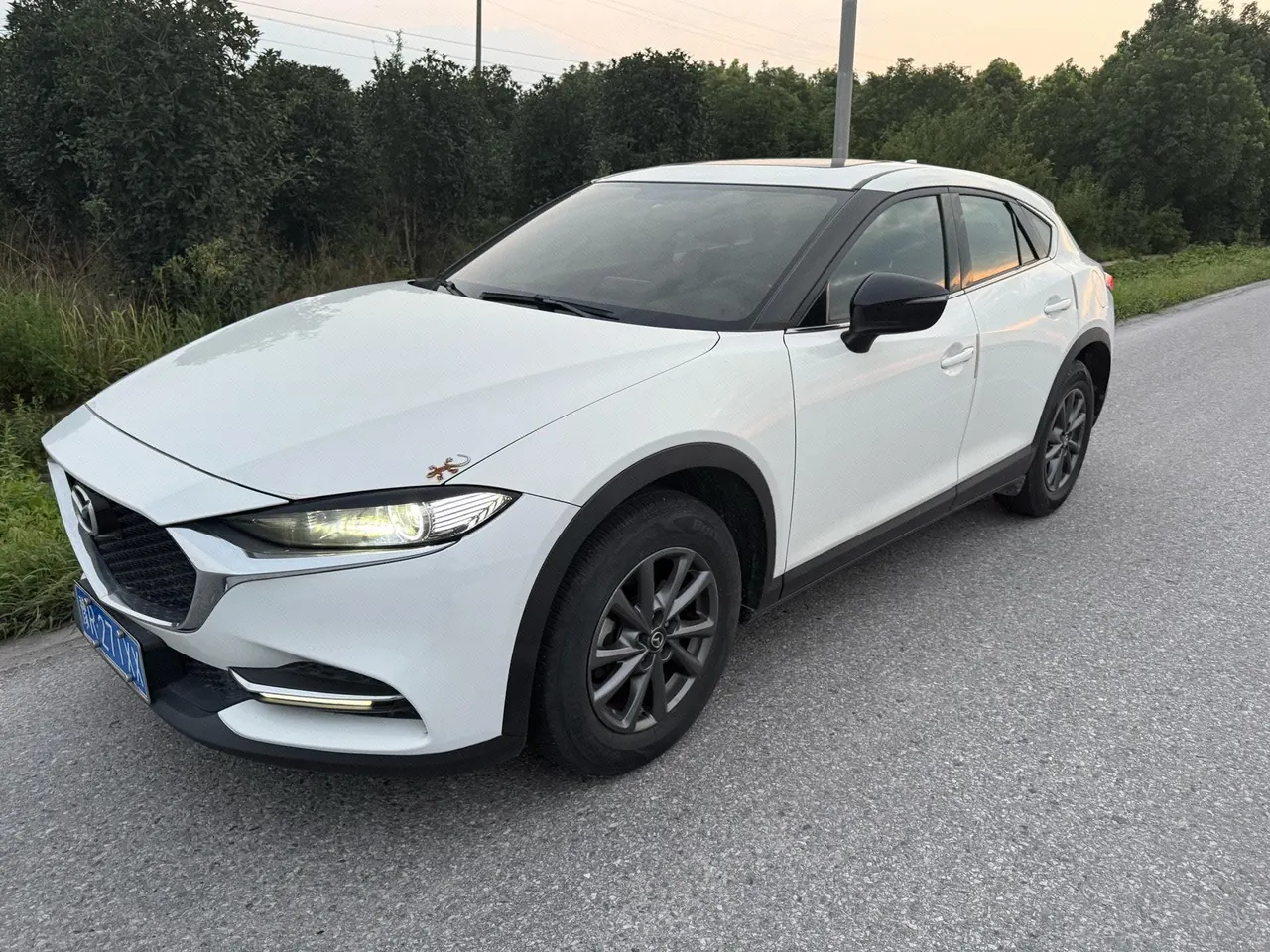 Open image lightbox: Mazda 2020 CX-4 100.00g Drive Blue Sky Vigor Edition Automatic Gear
