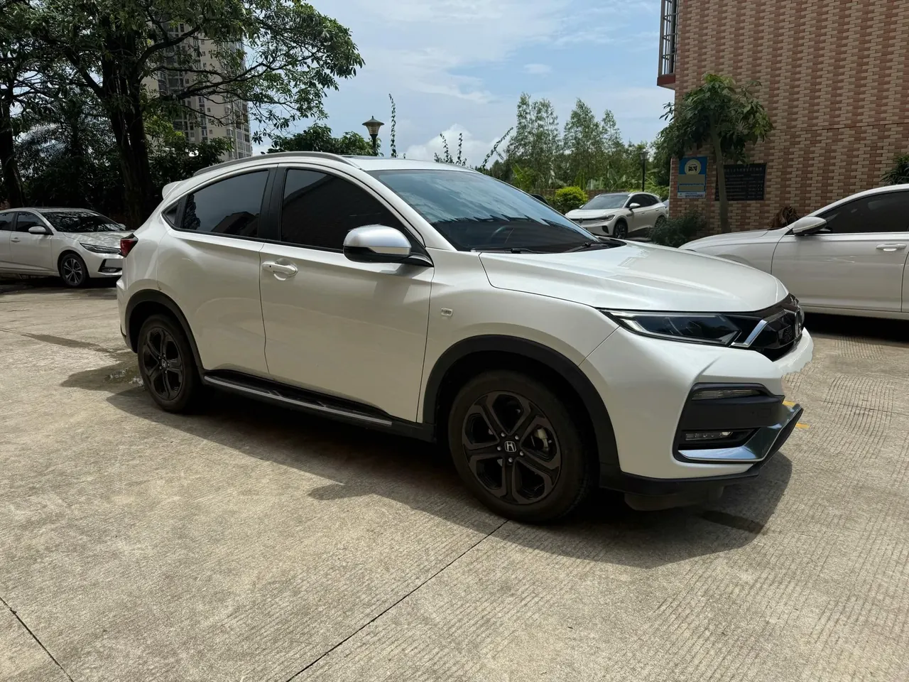 Honda 2021 XR-V 1.5T stepless 220TURBO deluxe automatic gear 3