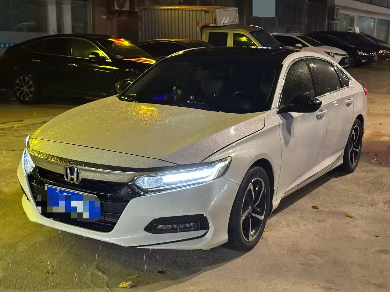 打开图片灯箱:Honda 2021 10th Generation Accord 1.5T Stepless 260TURBO Luxury Star Limited Edition Automatic Gear