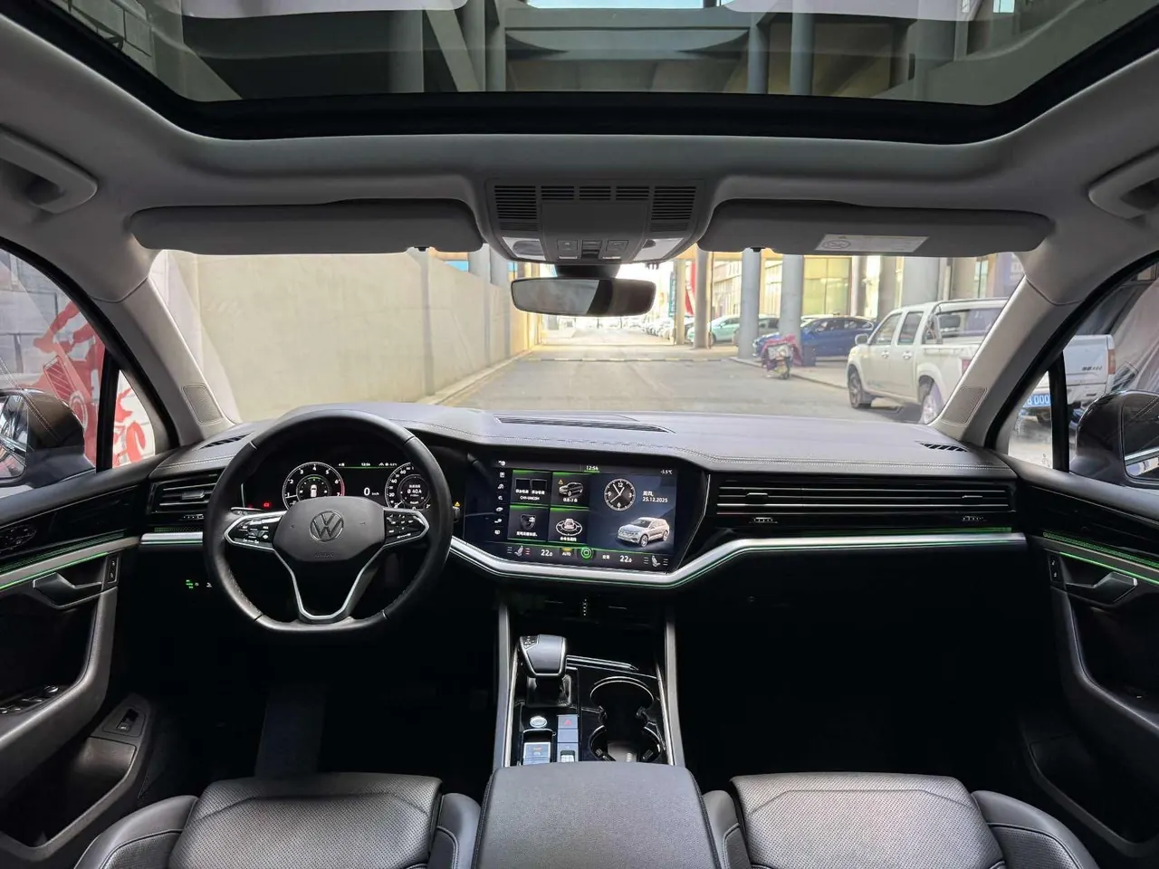Volkswagen Touareg (Imported) 2020 Touareg 2.0TSI Sharp Edition Automatic Gear 6