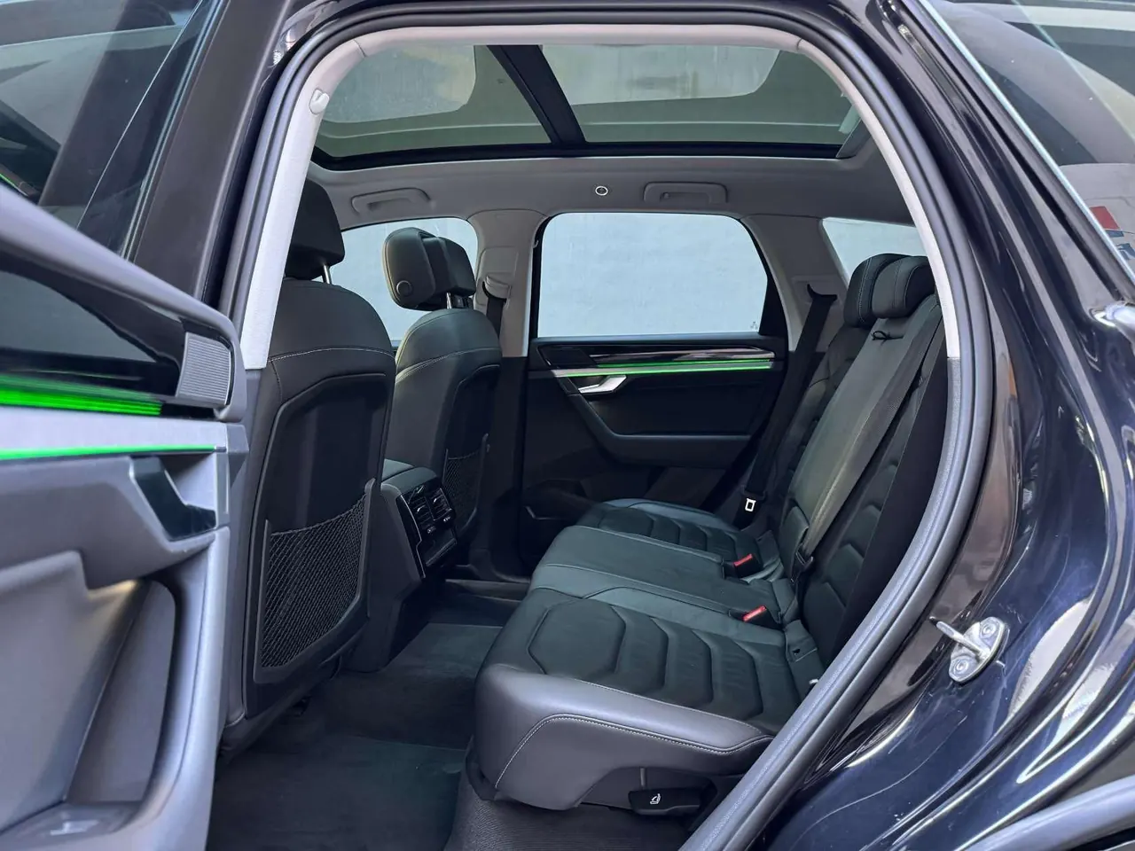 Volkswagen Touareg (Imported) 2020 Touareg 2.0TSI Sharp Edition Automatic Gear 8