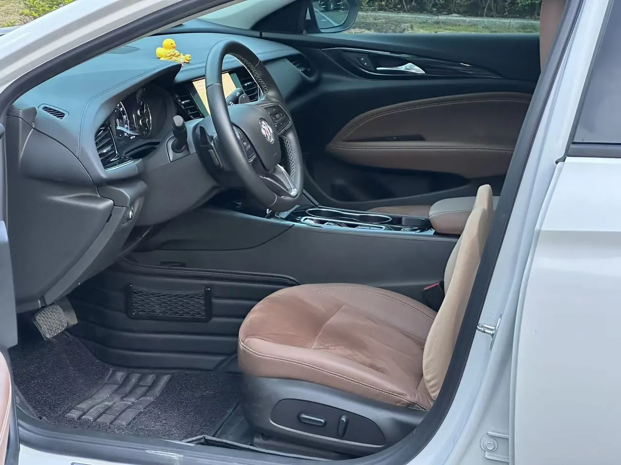 Buick 2020 Regal 1.5T 552T Luxury Automatic Gear 4